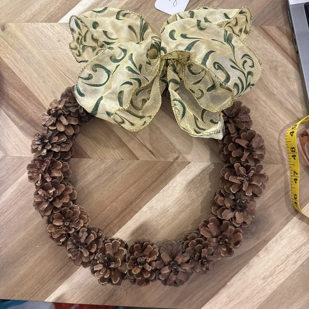 Artisan Holiday Pinecone Wreath w/Bow 10
